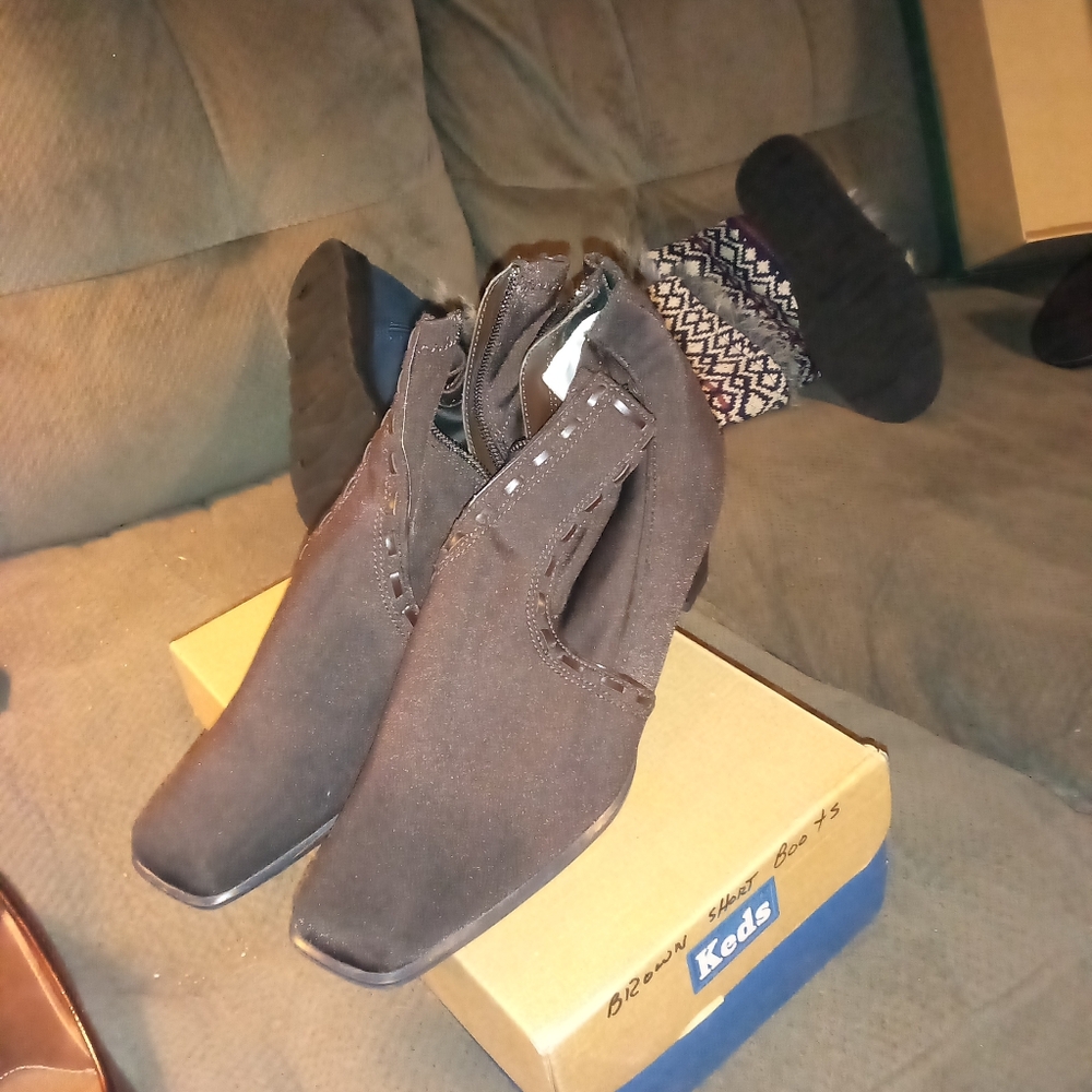 6 pairs women's shoes - Picture 3 of 10